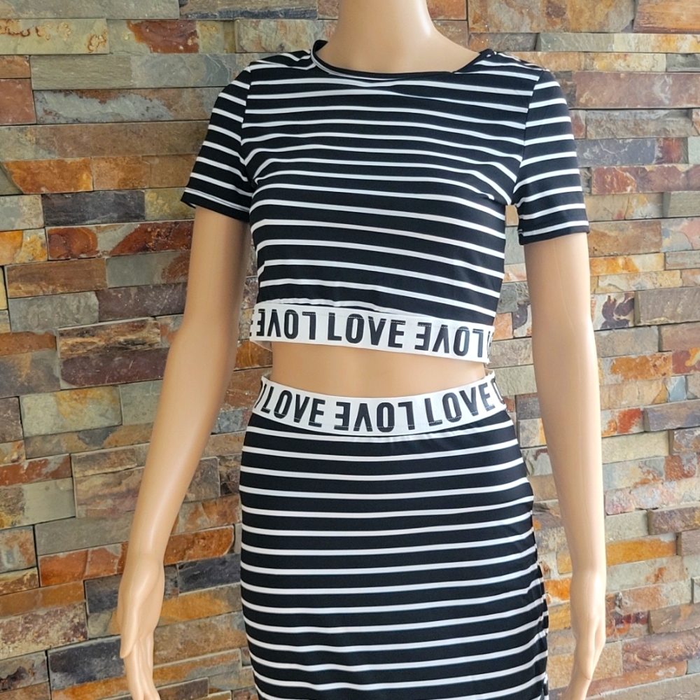 2pc love designed waist striped skirt set